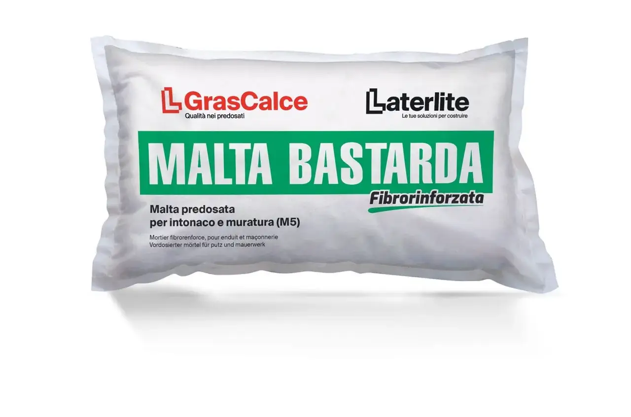 Sacco di malta predosata per intonaco e muratura, etichettato 